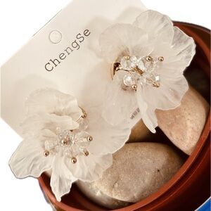 Chengse White Fabric Floral Design Cute Large Flower Studs Fashion Earrings Set